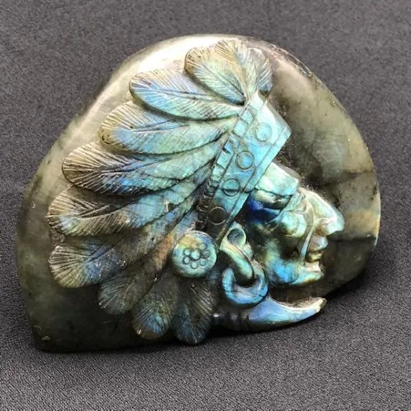 Tête Amérindienne Labradorite -3| Minéraux de collection | Dans les yeux de Gaïa