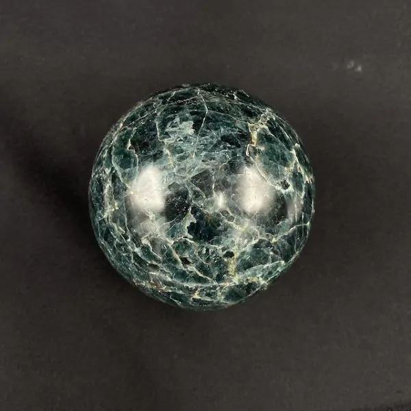 Sphère en Apatite -2| Sphères, Oeufs, et Coeurs | Dans les yeux de Gaïa