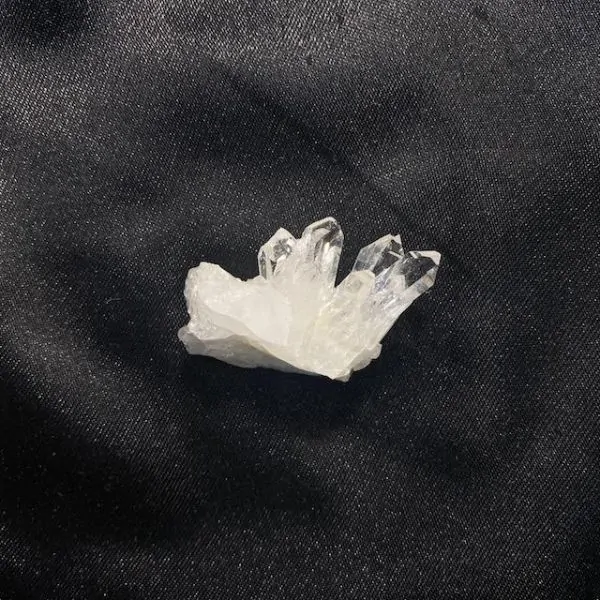 Cristal de Roche brut PM 3 - Lithothérapie - Clarification |Dans les Yeux de Gaïa