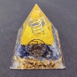 Mini Pyramide Orgonite Pierre naturelle - Sodalite | Orgonites et condensateurs | Dans les yeux de Gaïa
