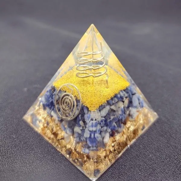 Mini Pyramide Orgonite Pierre naturelle - Sodalite | Orgonites et condensateurs | Dans les yeux de Gaïa