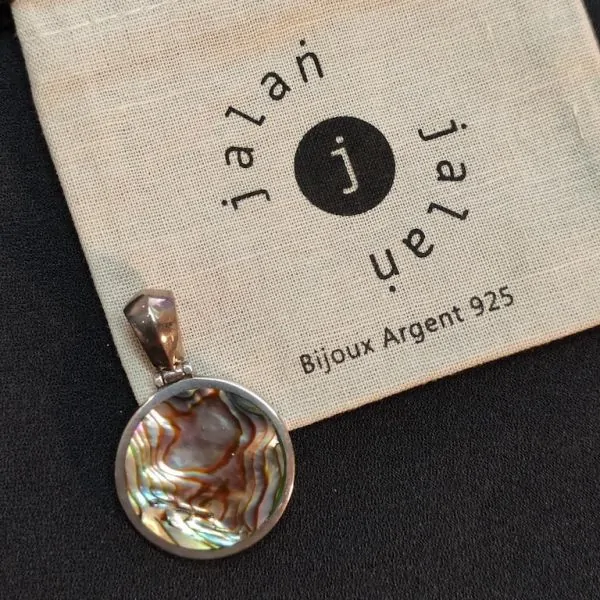 Pendentif Argent et nacre - Photo 1 | Dans les Yeux de Gaia