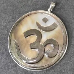 Pendentif Aûm en argent et...