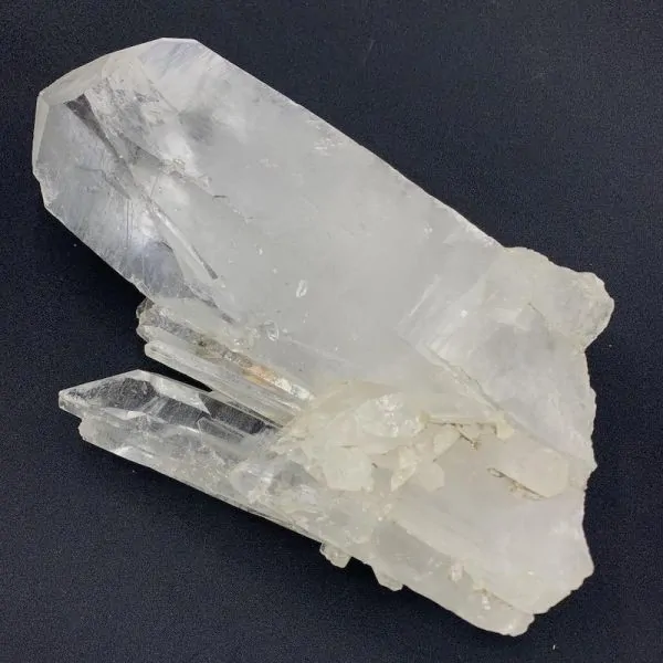 Pointe en Cristal de Roche Brute | Minéraux bruts | Dans les yeux de Gaïa