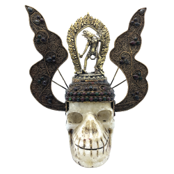 Crâne népalais en Cristal de Roche de l'Himalaya avec Dakini en bronze | Dans les Yeux de Gaïa