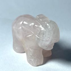 Petit éléphant en Quartz rose